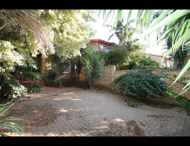 3 BEDROOM FLAT SOLD IN FLORAUNA